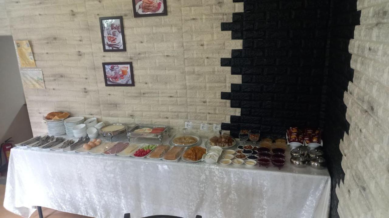 فندق Admiral ترمذ المظهر الخارجي الصورة
